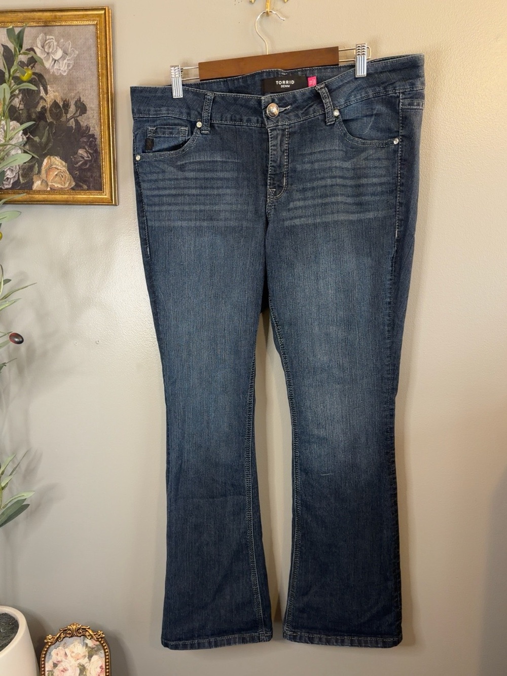 Torrid Denim Bootcut Stretch Jeans Dark Wash Size 16 Women’s - Picture 2 of 7